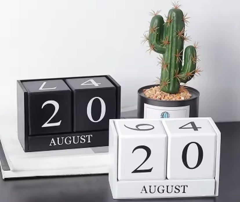 1Pcs Cute Vintage Desktop Wooden Letters Calendar