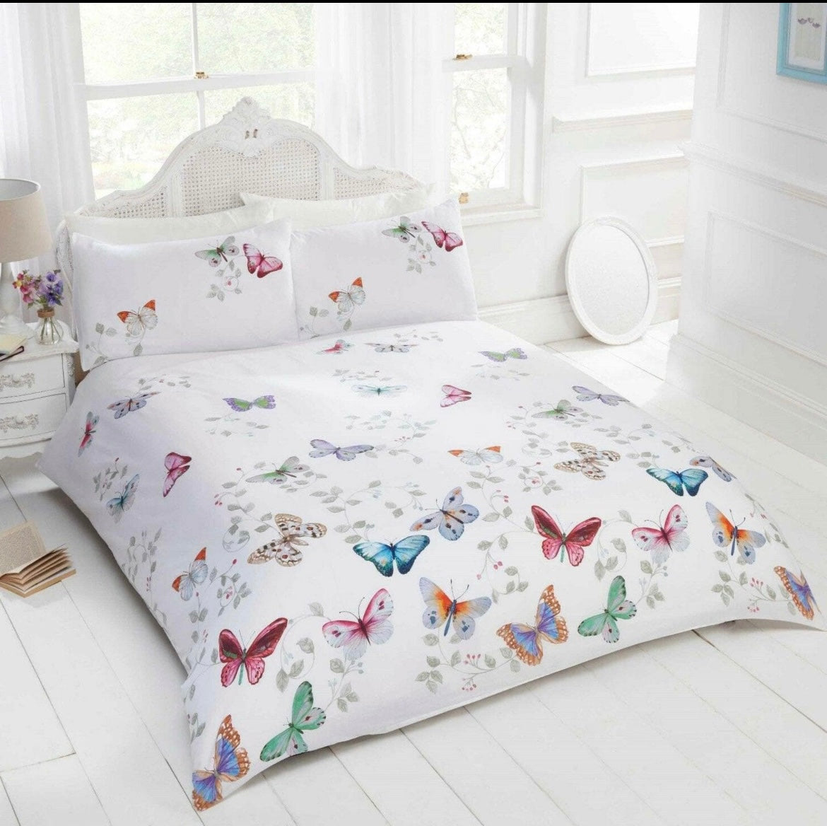 Mariposa Butterflies White Duvet Cover Set