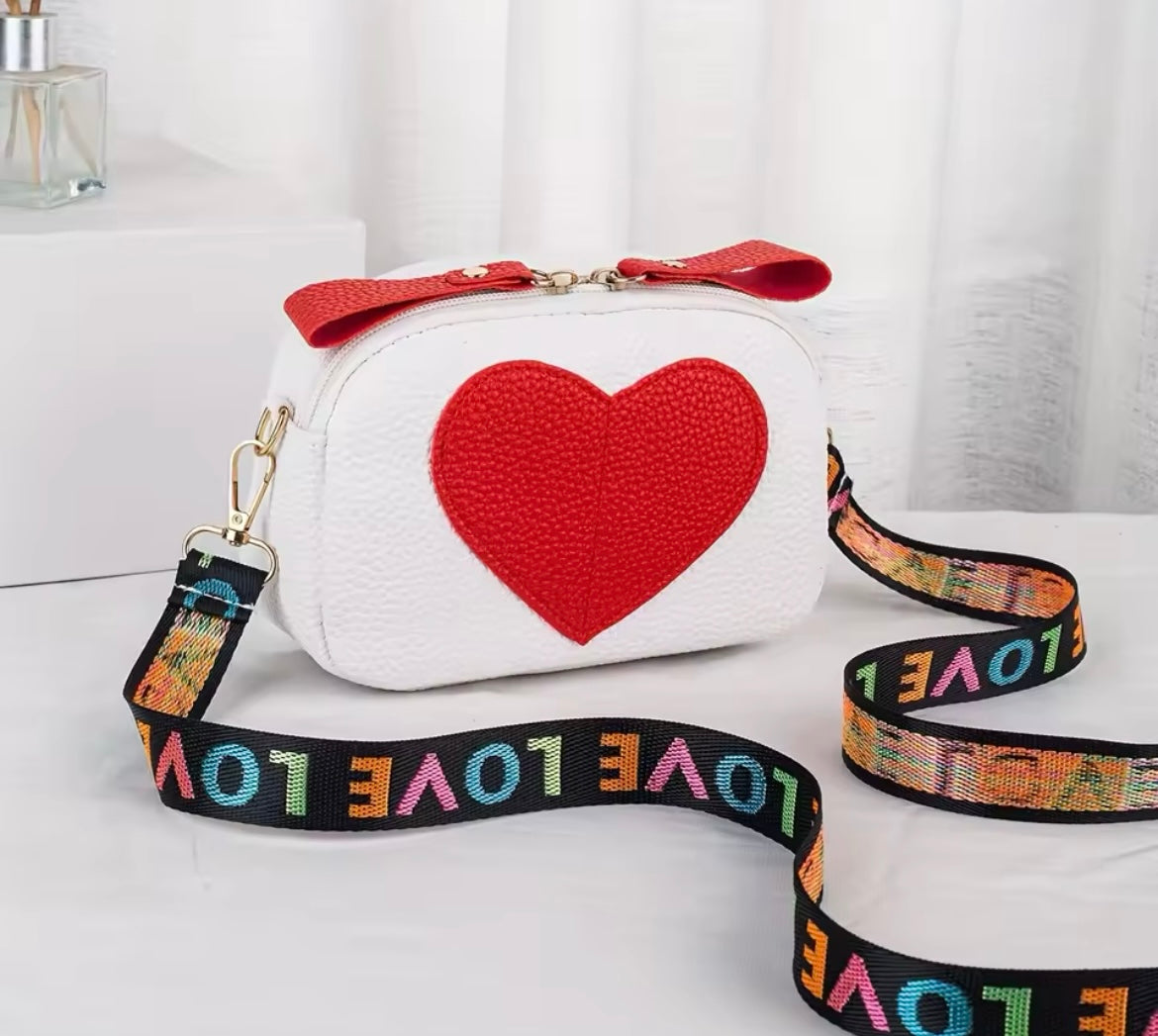 Heart shoulder bag