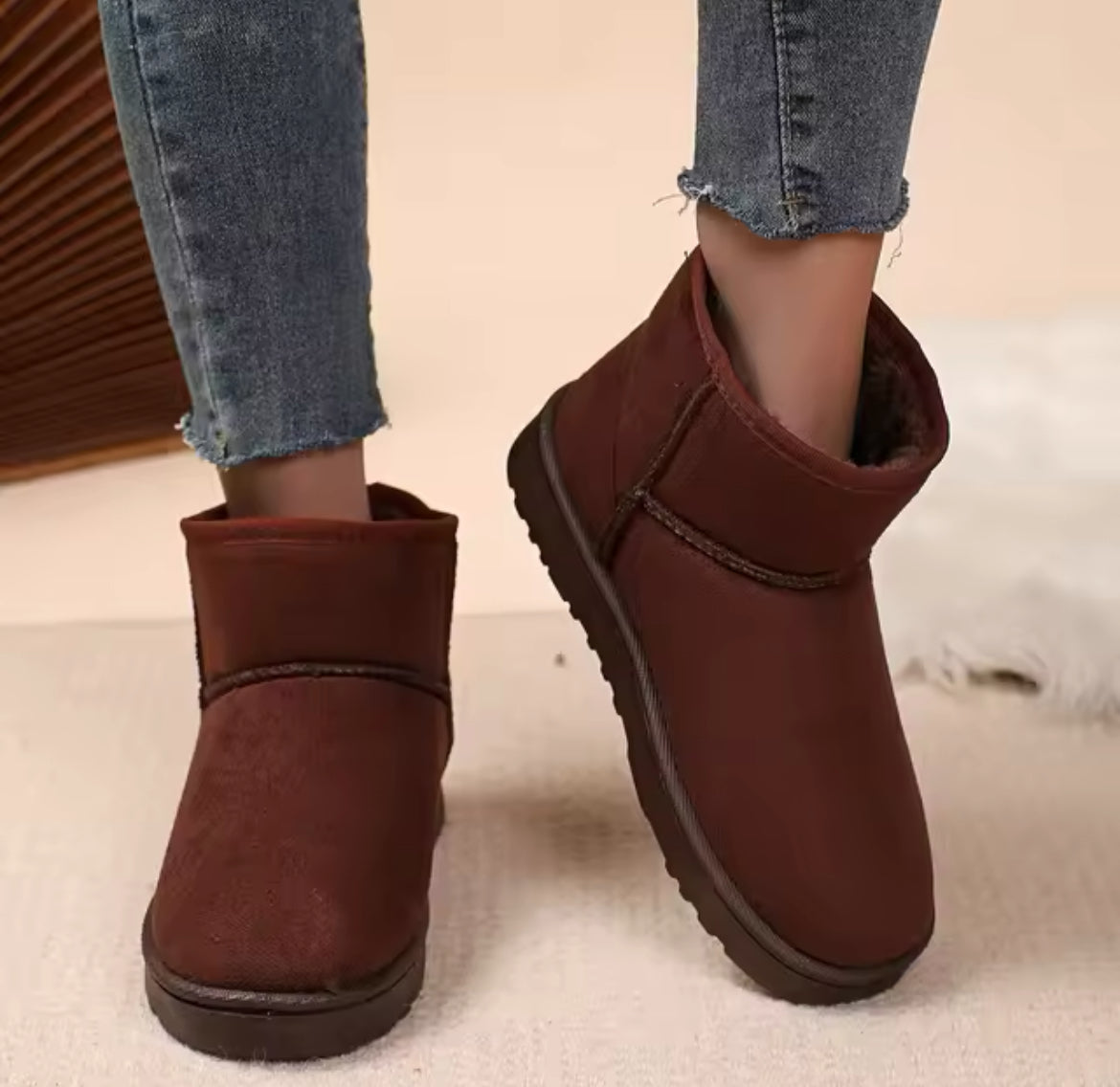 Ladies short boots