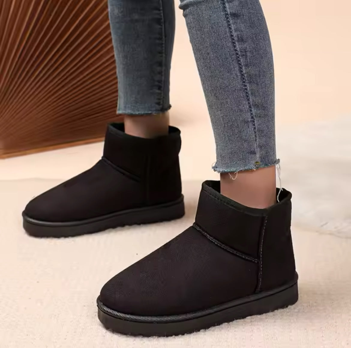 Ladies short boots