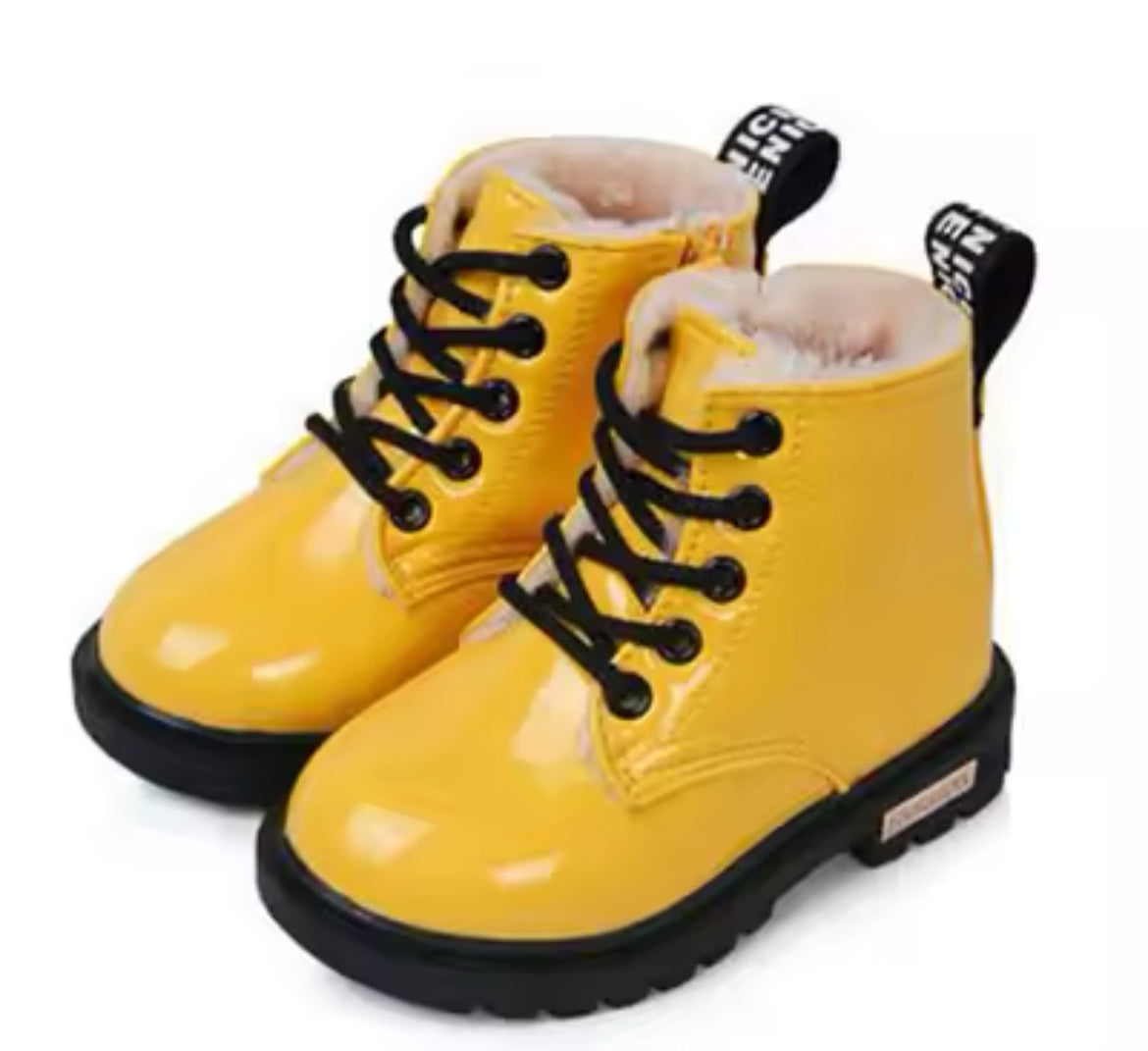 Kids fluffy lined boots