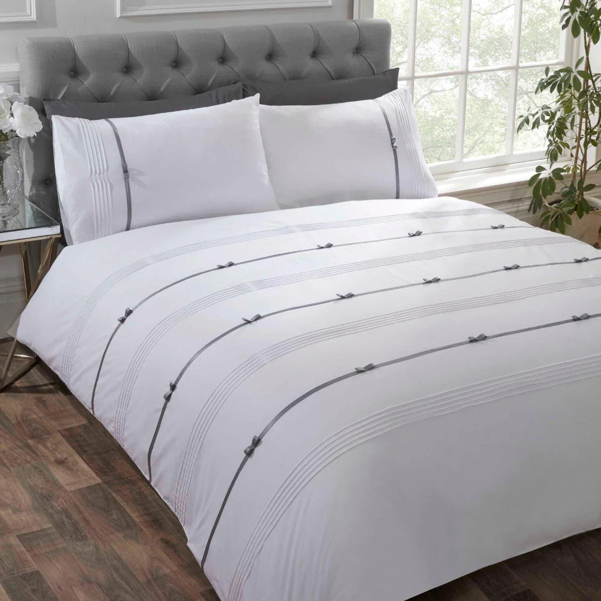 Pleated Ribbon Bow White Duvet Cover Set